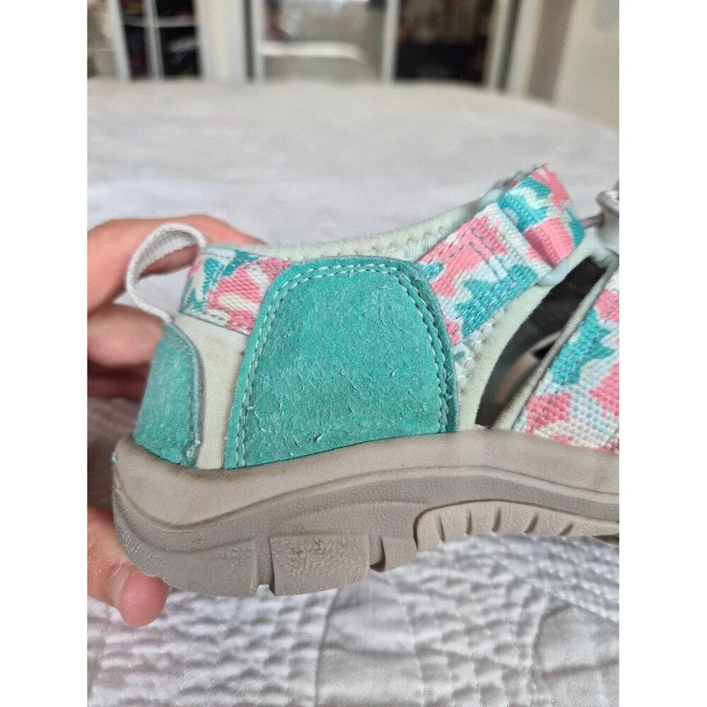 VGUC KEEN Unisex Kids Newport H2 Sandal Camo/Pink Icing Youth 3